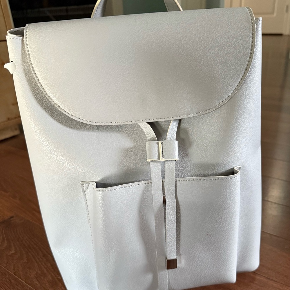 Chic Light Gray Backpack - image 1